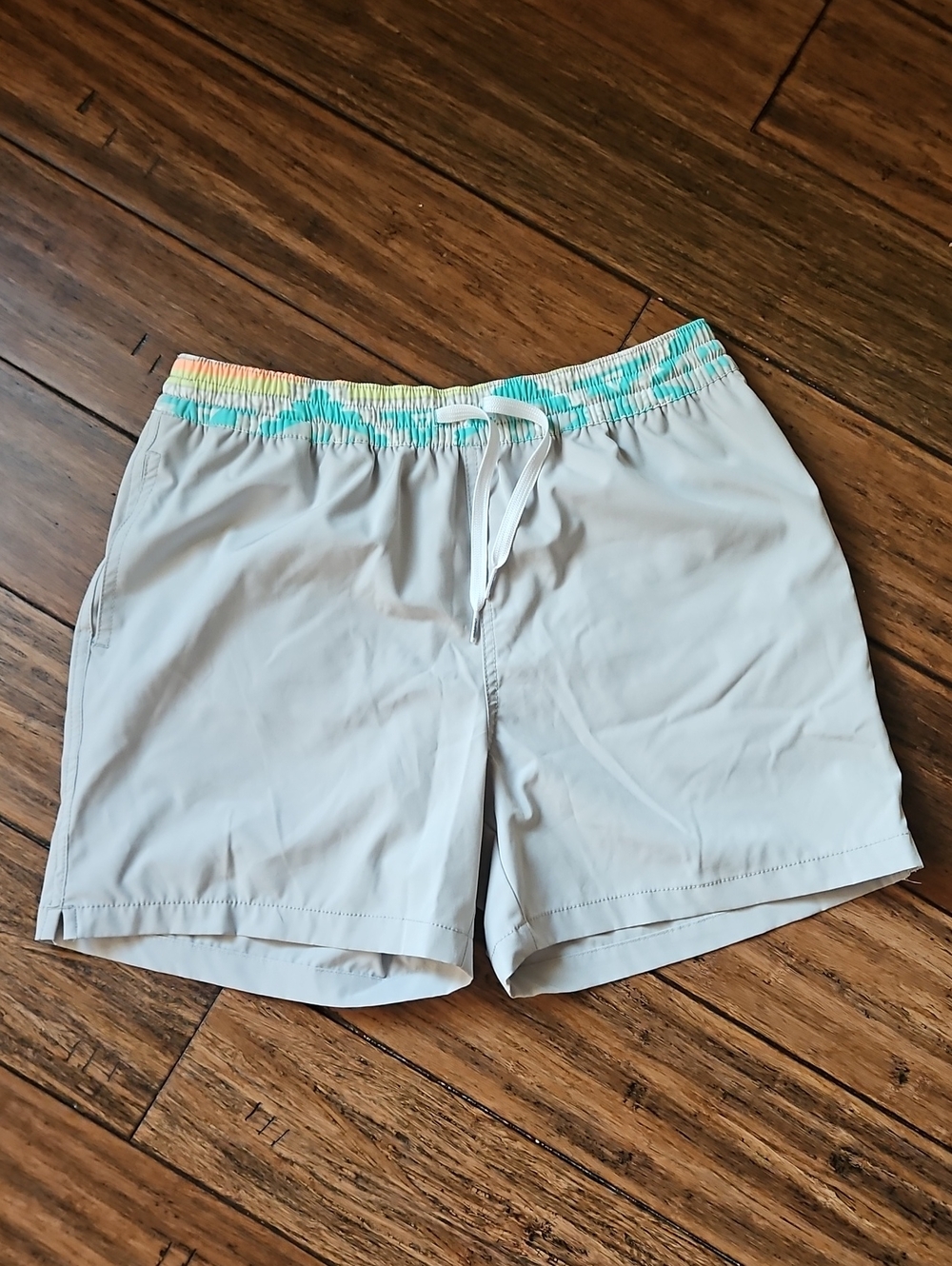 Men's Medium Chubbies Gray Swim Shorts with Aztec Print
